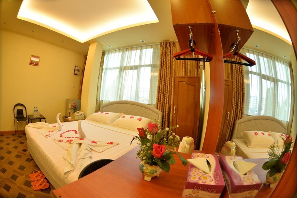New Golden Forward Hotel Rangoon Eksteriør billede