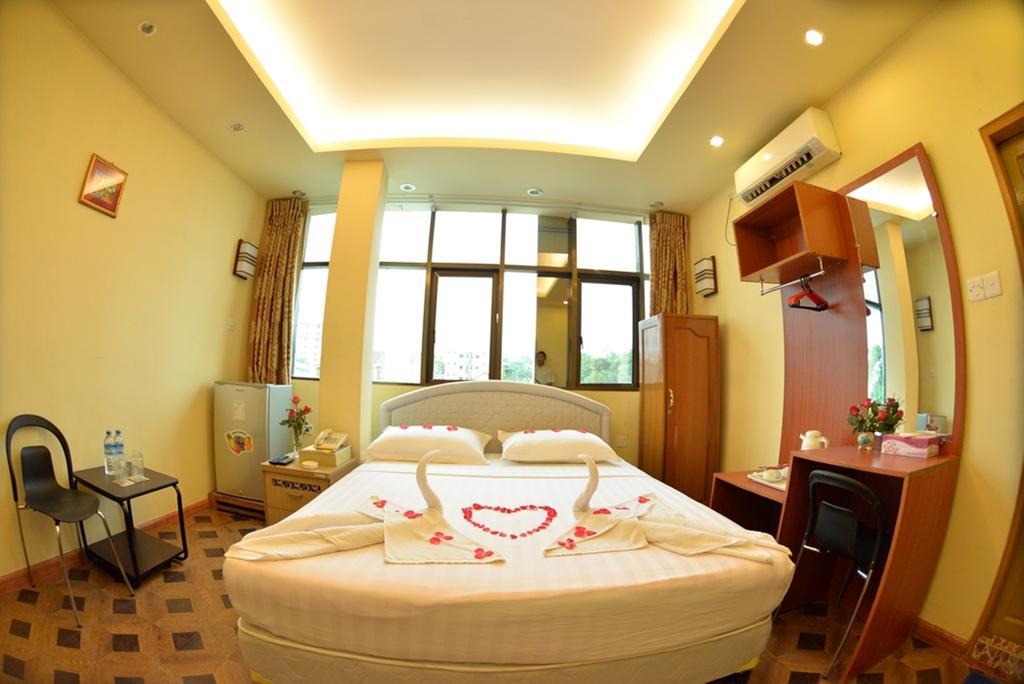 New Golden Forward Hotel Rangoon Eksteriør billede