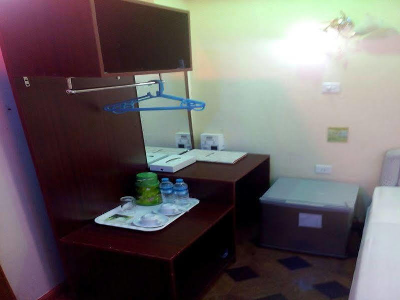 New Golden Forward Hotel Rangoon Eksteriør billede