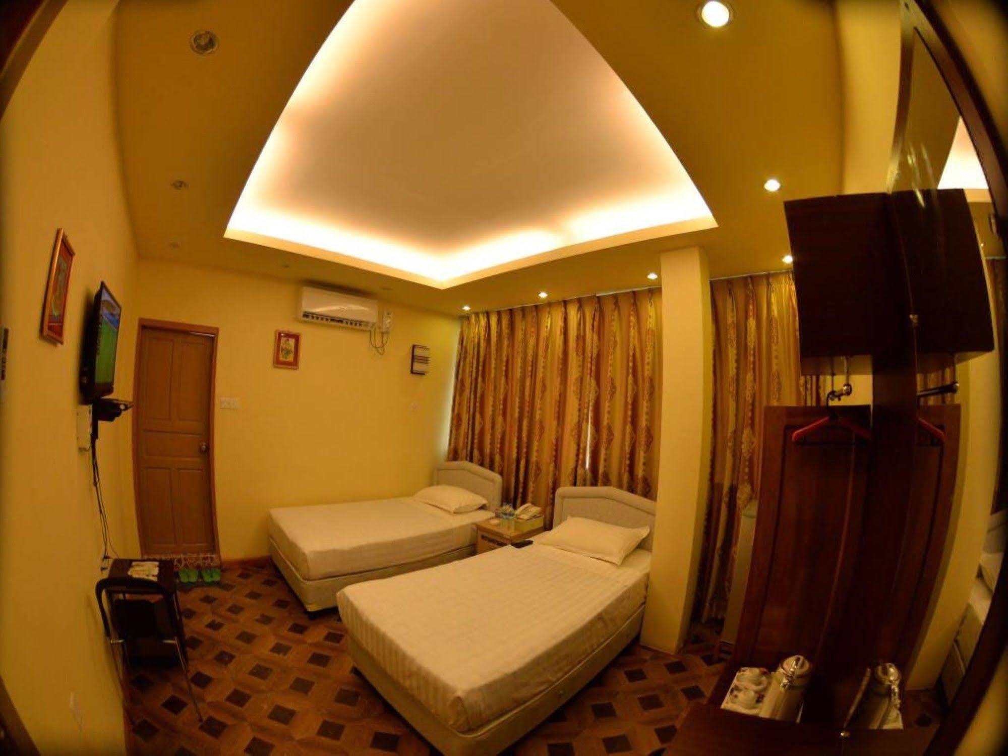 New Golden Forward Hotel Rangoon Eksteriør billede