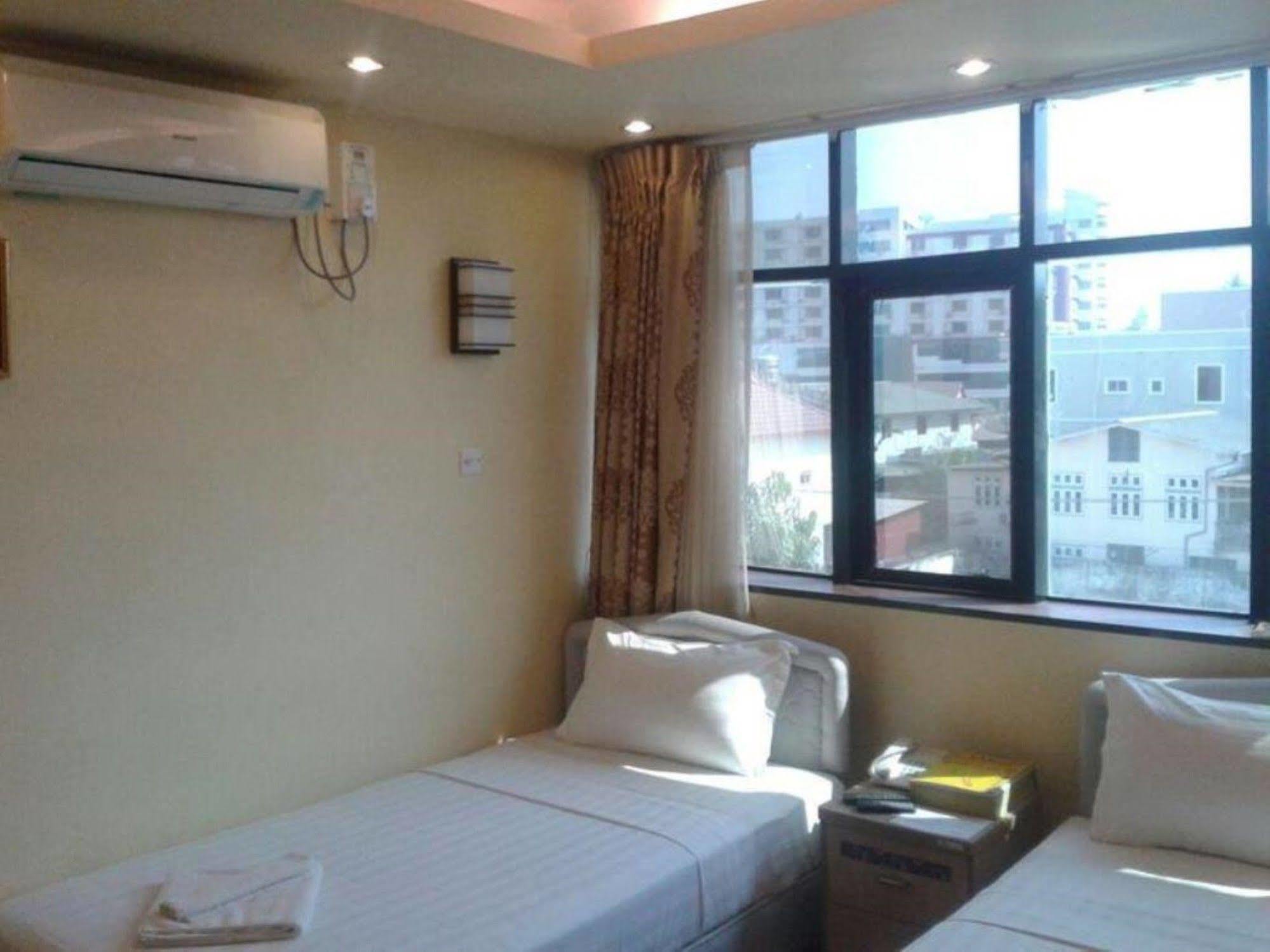 New Golden Forward Hotel Rangoon Eksteriør billede