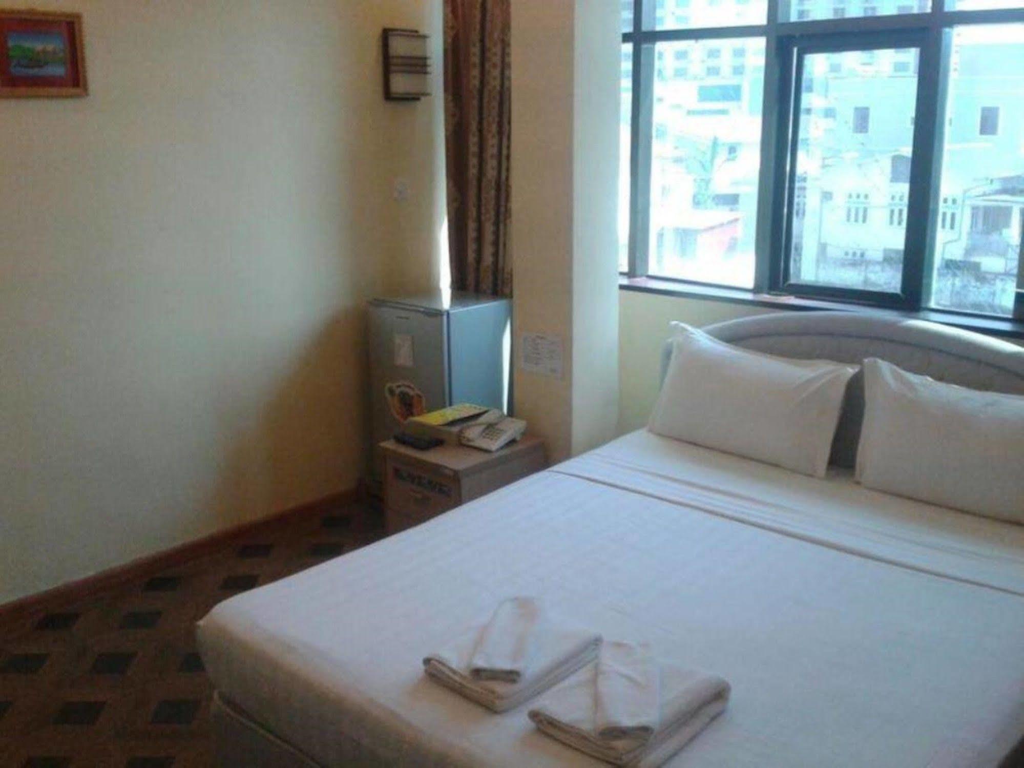 New Golden Forward Hotel Rangoon Eksteriør billede
