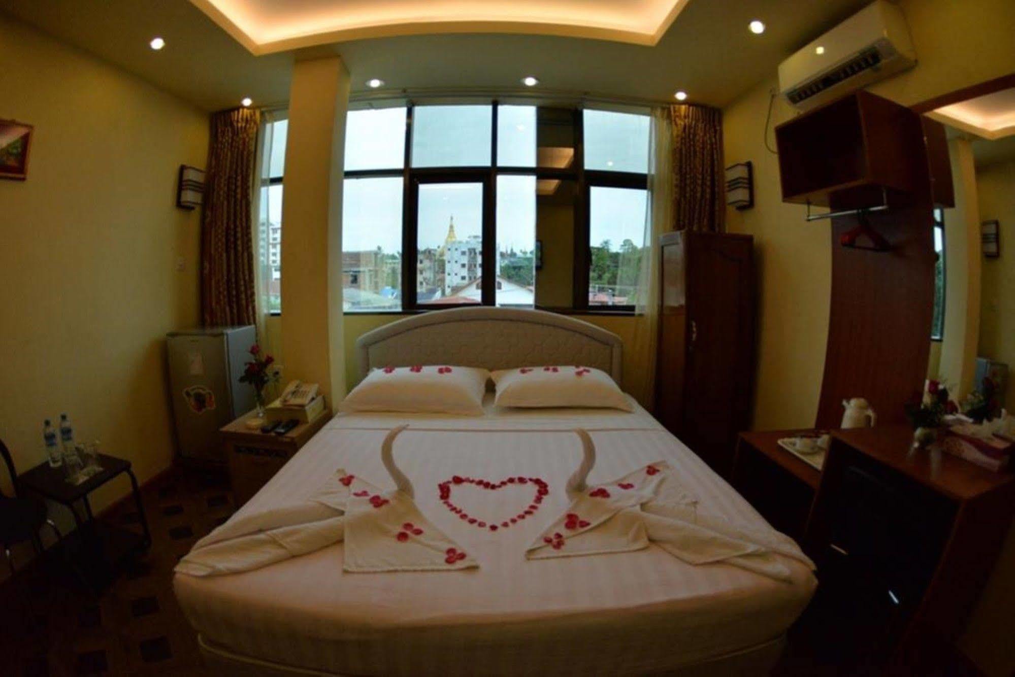 New Golden Forward Hotel Rangoon Eksteriør billede